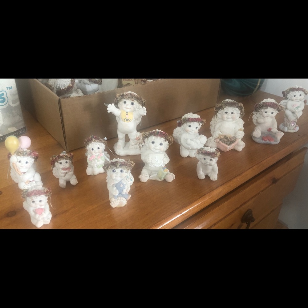 12 Dreamsicle figures. So adorable.